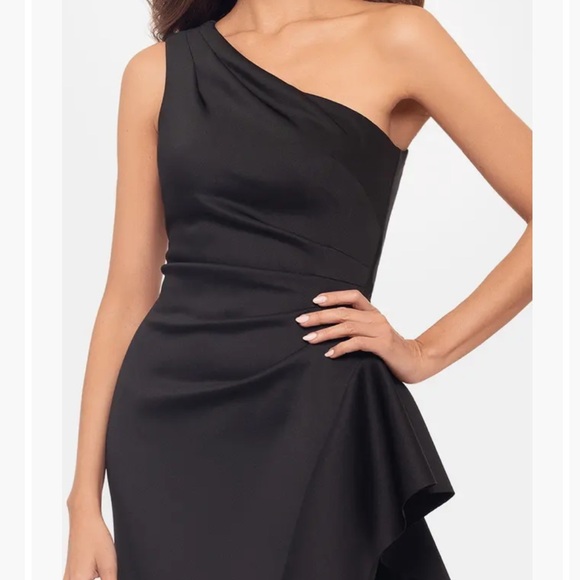 NWOT Xscape scuba ruffle one shoulder gown - Picture 2 of 13